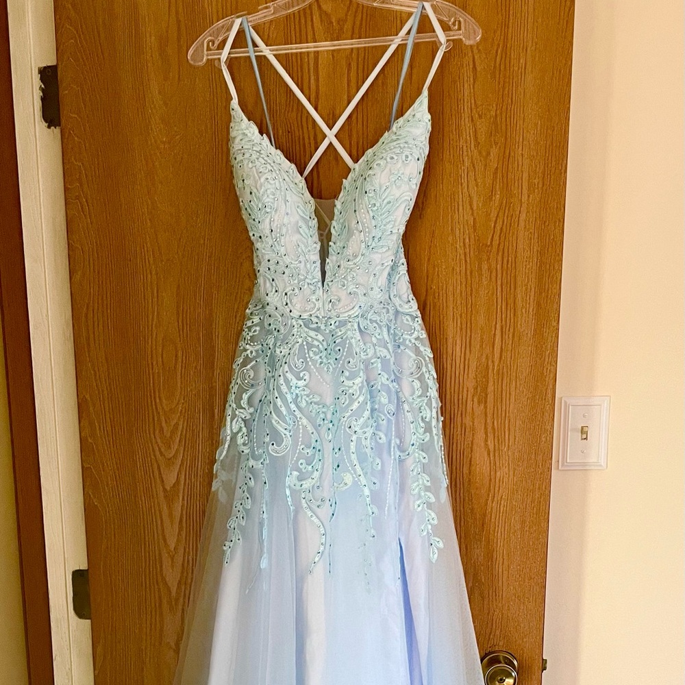 Dave & Johnny Prom dress, NWOT, never worn. Sz 11/12; Light blue with accents.
